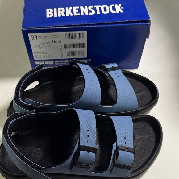 Birkenstock women’s 
Dual-Tone Sandal - Picture 8 of 11